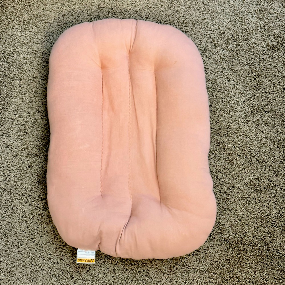 SnuggleMe Organic Infant Lounger Color Gumdrop(pink)
